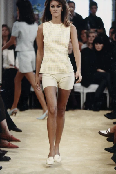 Look 19